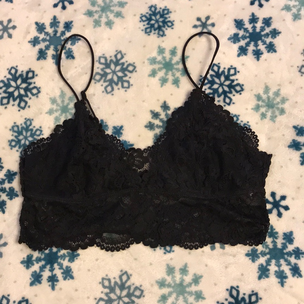 Black lace bra